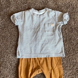 Only worn once adorable baby boy outfit 4-6 months